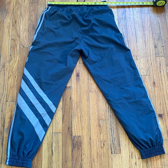 Adidas grey sweat pants - Picture 2 of 4